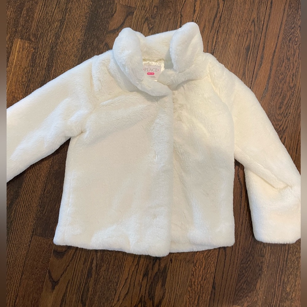 Children’s place girls white fur jacket size 7/8